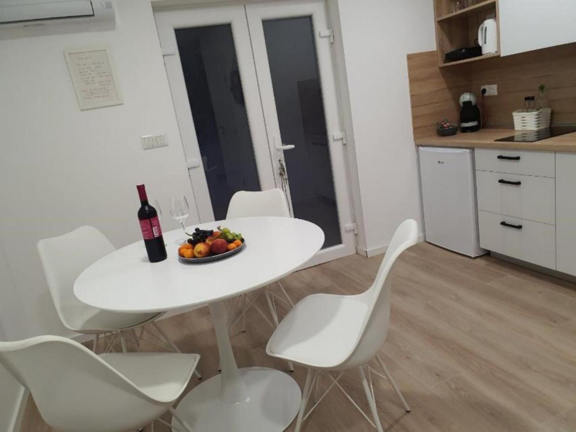 נאום Apartments Malalu חדר תמונה